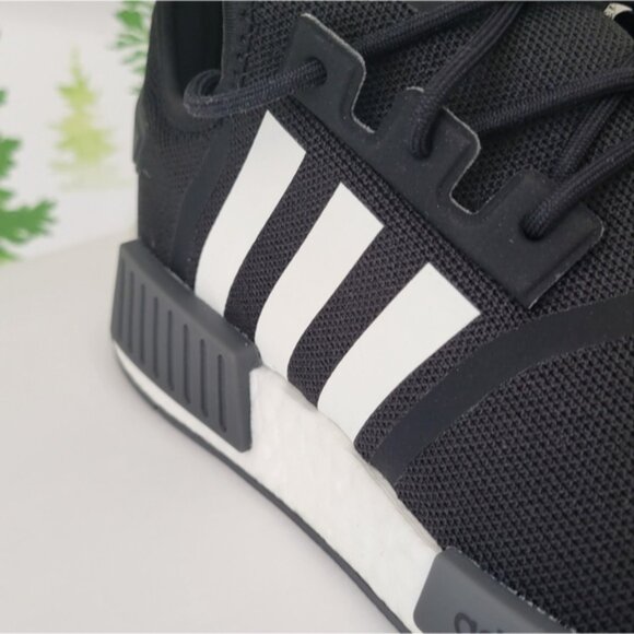 NEW 9.5 Mens NMD_R1 Primeblue Adidas. - Picture 5 of 10